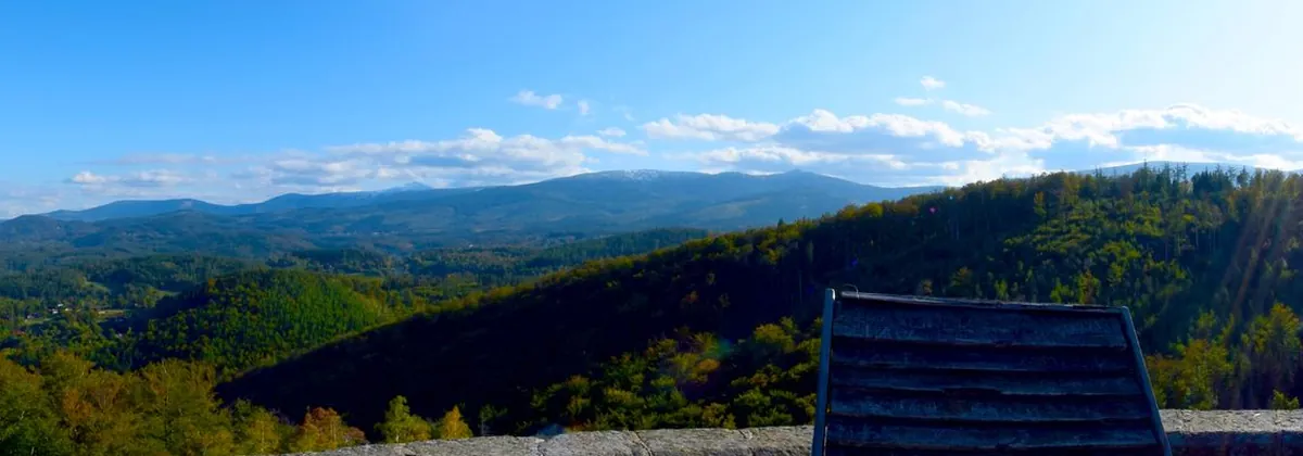 Panorama 360 stopni z wieży zamku Chojnik – Karkonosze i Kotlina Jeleniogórska